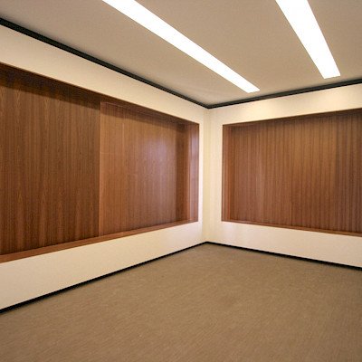 Liong Lie architects Taets interieur meeting room gesloten schuifbare houten raam panelen
