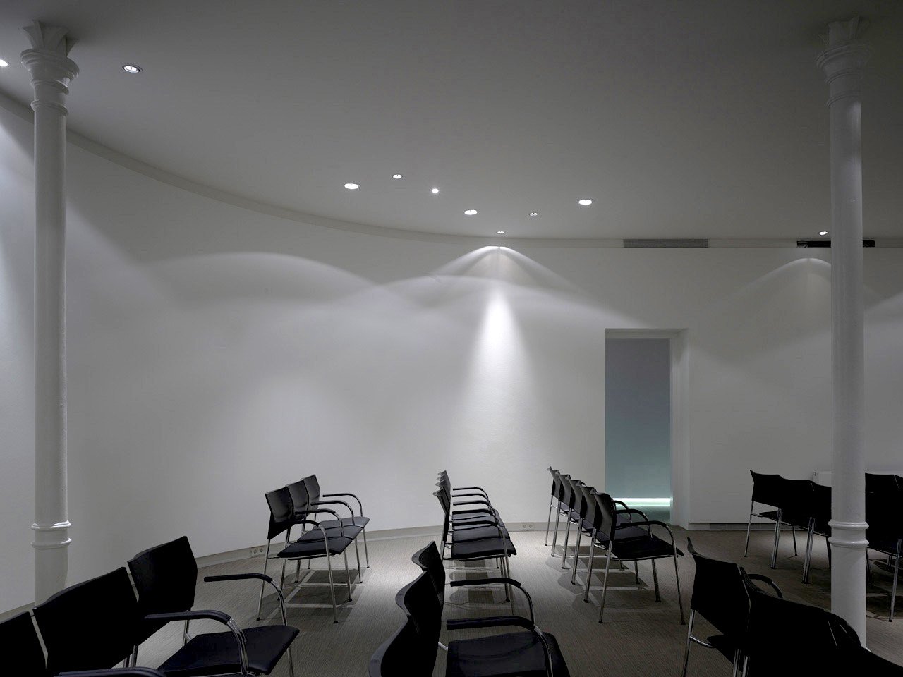 Liong Lie architects Taets interieur ovale conferentieruimte